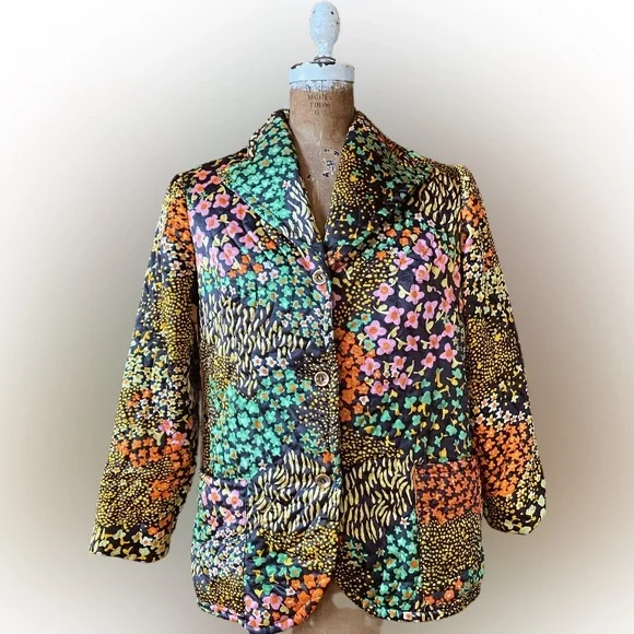 Vintage Evelyn Pearson || Quilted Floral Lounging Jacket - Picture 7 of 7
